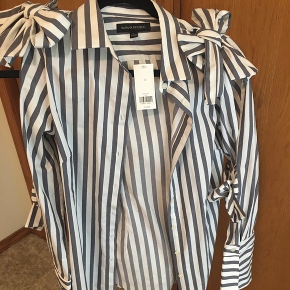 Banana Republic Tops - Banana republic long sleeve button up